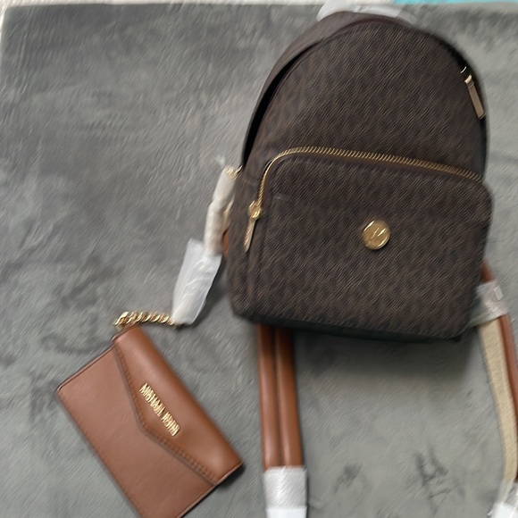 Micheals Kors backpack - Picture 5 of 6